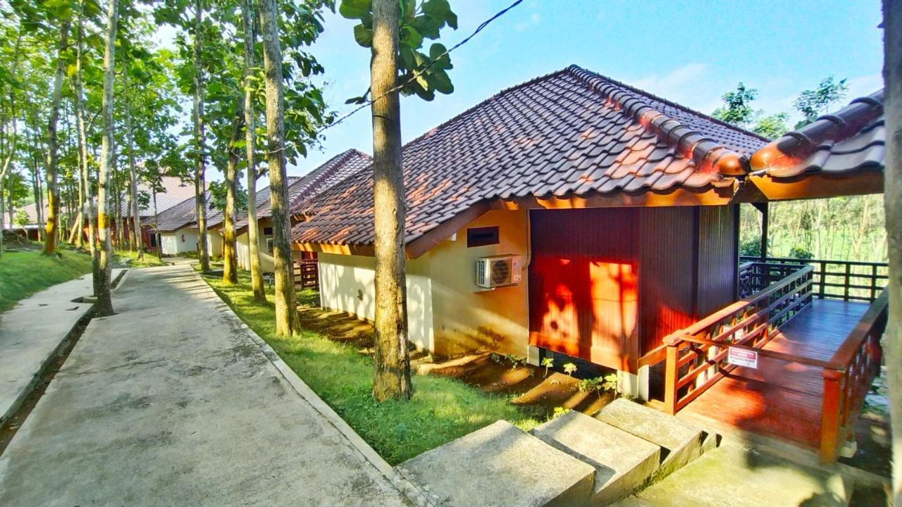 Kasuari Exotic Resort Magelang Exterior foto